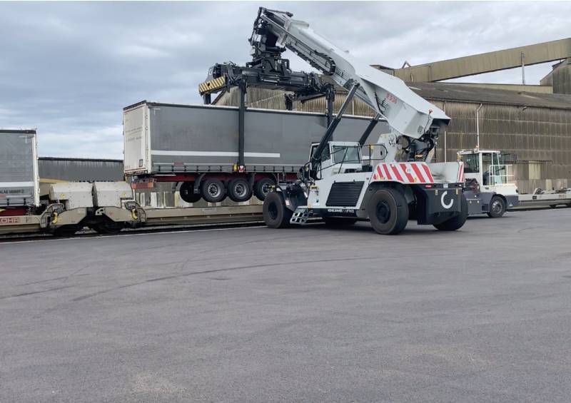 Une semi-remorque sur les rails : semi P400, un nouveau service d’autoroute ferroviaire !